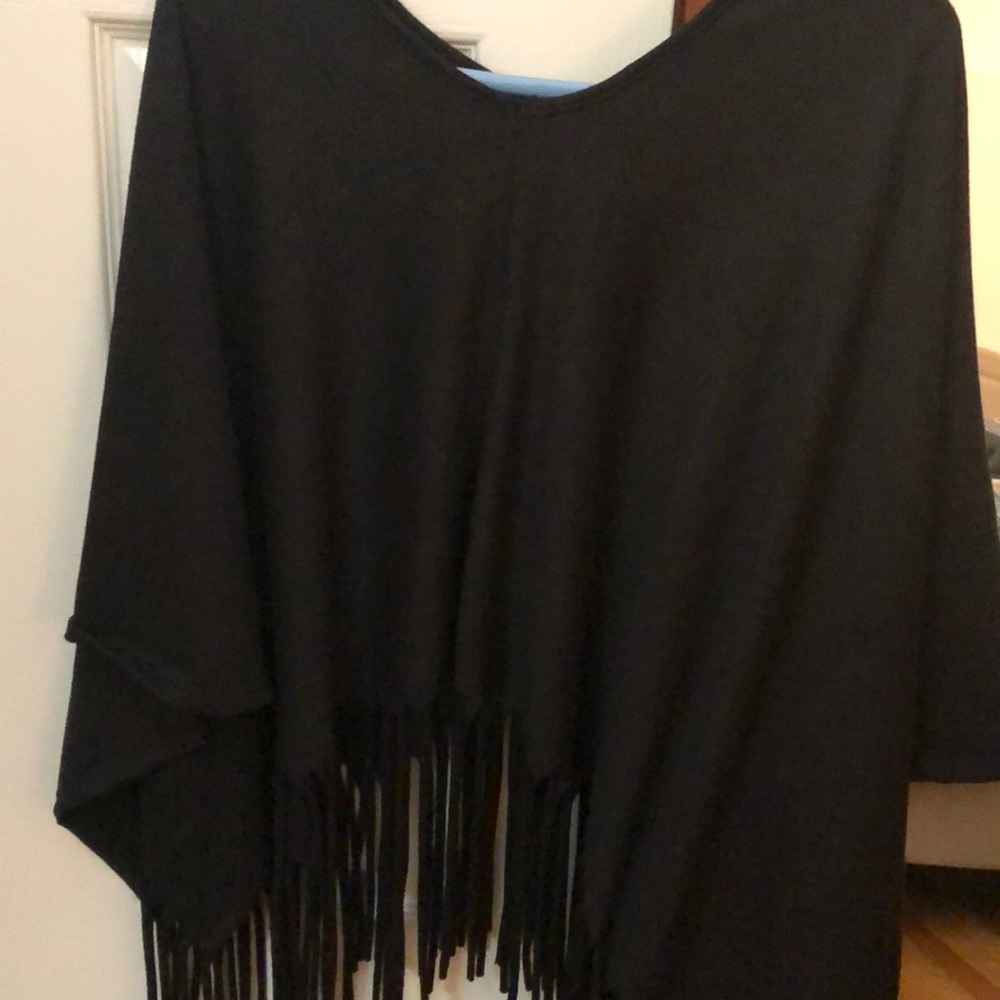 Finge cropped poncho